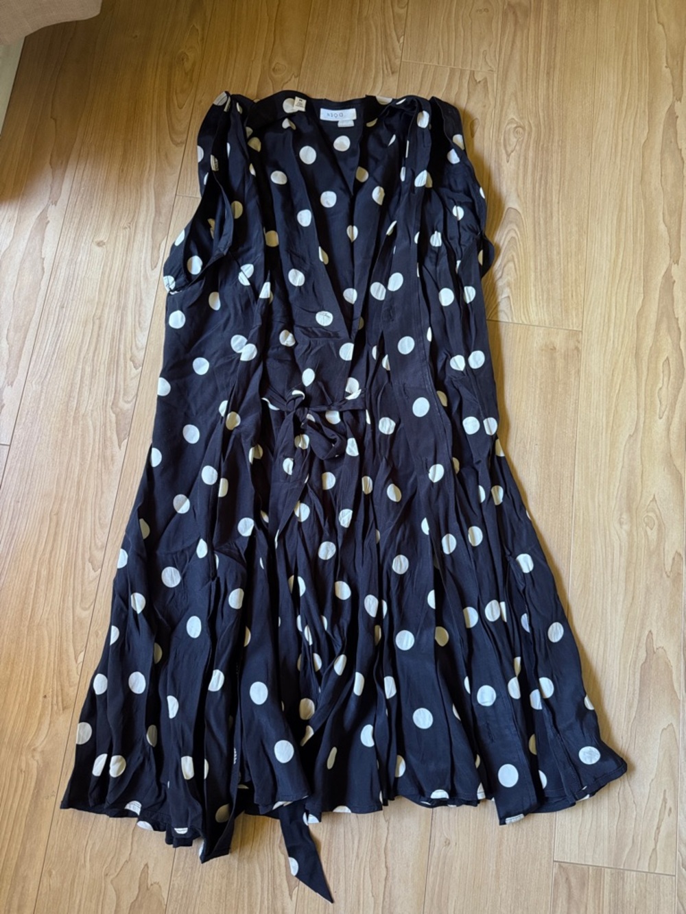 Doen Aubrey Silk Polka Dot V Neck Button Pleated Mini Dress Solstice Sky - Picture 2 of 5